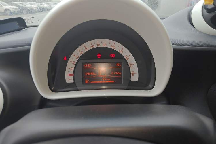 Used smart forfour 2018 1.0L 52 kW Dynamic Edition