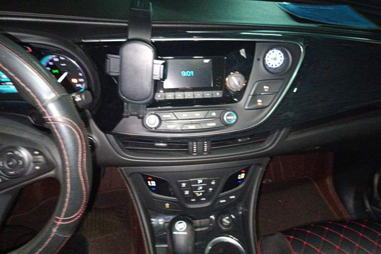 Used Buick Envision 2015 20T Two-Wheel-Drive Leading Model
