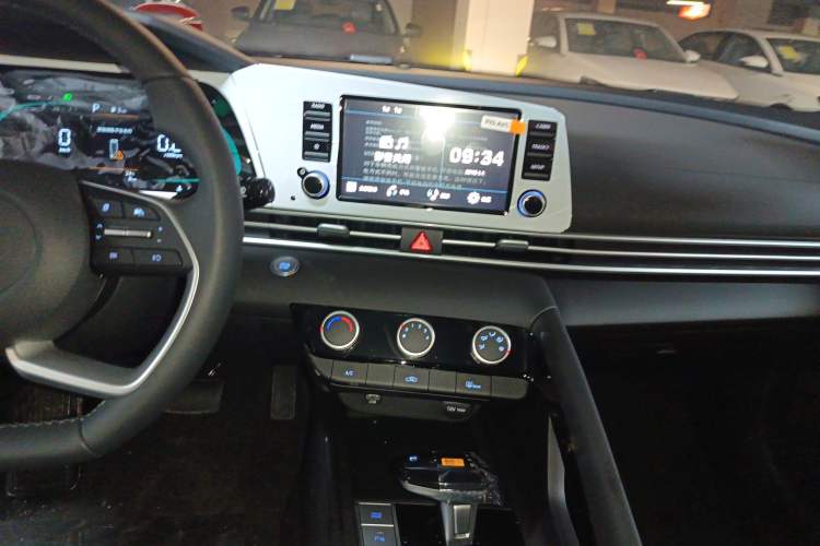 Used Hyundai Elantra 2023 1.5L CVT GLX Elite Edition Audio And AC Panel