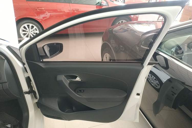 Used Volkswagen Polo 2016 1.4L Automatic Trendy Model
