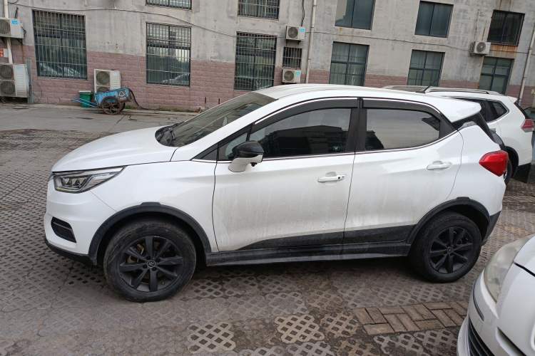 Used BYD Yuan New Energy 2019 EV535 Smart Connect Trendsetting Model
