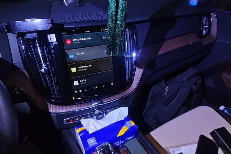 Used Volvo XC60 New Energy 2022 T8 Plug-in Hybrid All-Wheel Drive Smart Luxury Edition
