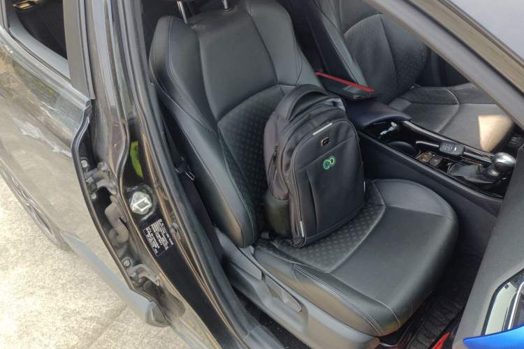 Used Toyota IZOA 2018 2.0L Yichi Version China VI Standard
