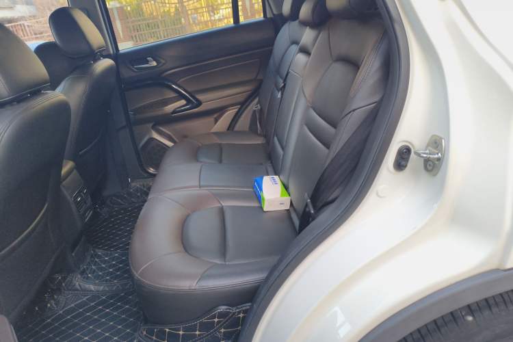 Used GAC Trumpchi GS4 2017 235T Manual Two-Wheel Drive Luxury Edition Left Rear Seat