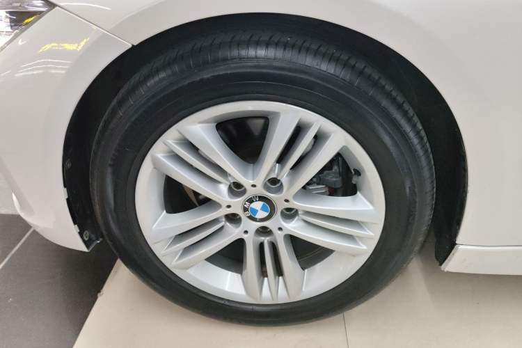 Used BMW 3 Series 2017 320Li Fashion Model Left Front Wheel Hub