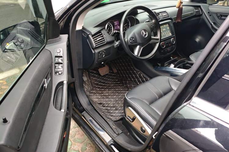 Used Mercedes-Benz R-Class 2015 R 400 4MATIC Business Model
