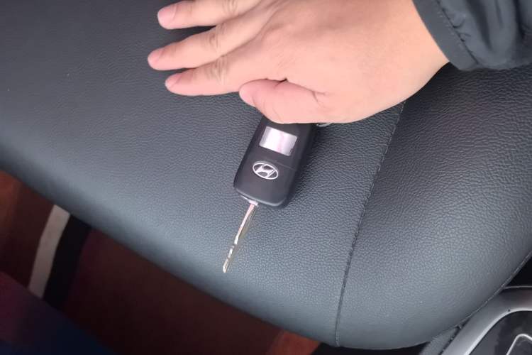 Used Hyundai Verna Ray 2014 1.4L Automatic GLX