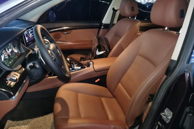 Used BMW 5 Series GT 2015 535i Leading Model
