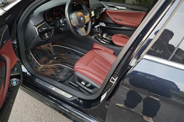 Used BMW 5 Series 2022 Second Facelift 525Li M Sport Package Driver Seat