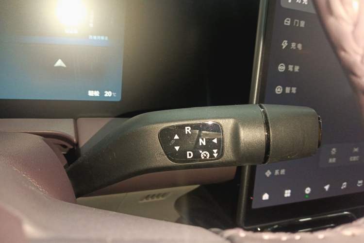 Used Leapmotor C11 2024 All-Electric 580 Luxury Edition Gear Lever