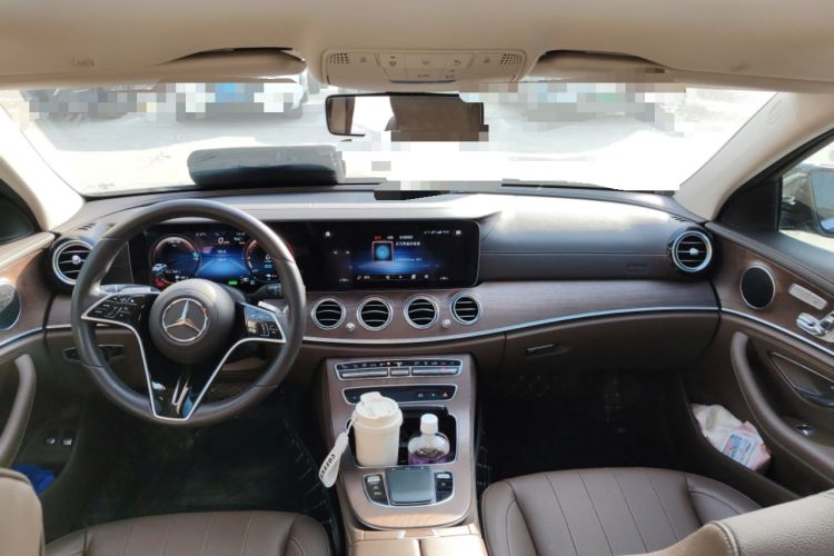 Used Mercedes-Benz E-Class New Energy 2022 Restyled E 350 e L Plug-in Hybrid Sedan Center Console