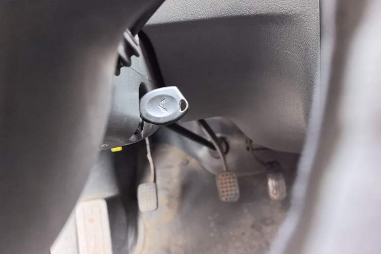 Used Wuling Zhiguang 2010 1.0L New Version Practical Short-Body L2Y Vehicle Key