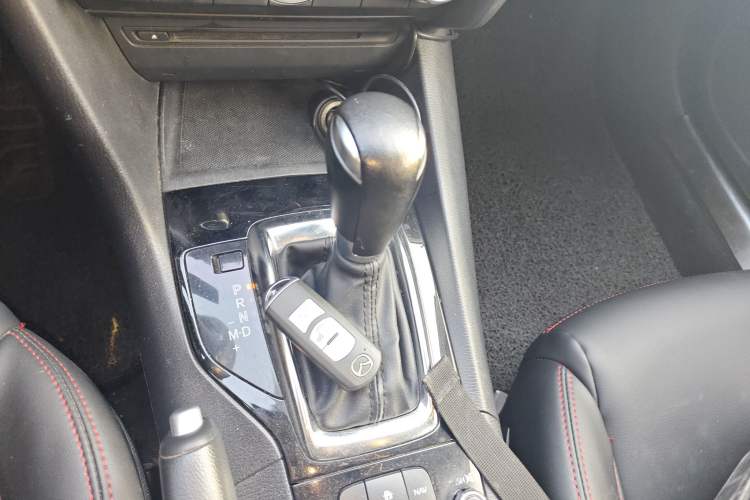 Used Mazda Mazda 3 Axela 2014 Sedan 1.5L Automatic Luxury Model