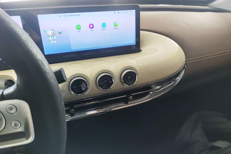 Used Wuling Bingo 2023 333 km Lingxi Connected+ Version Audio And AC Panel