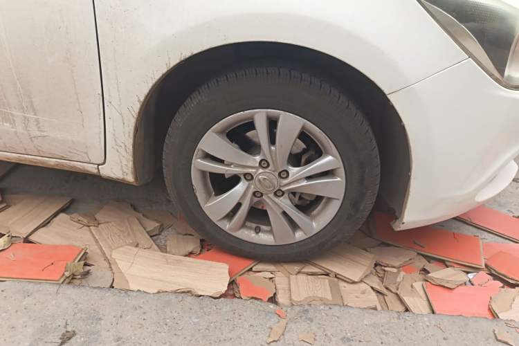 Used GAC Trumpchi GA3 2013 1.6L Manual Luxury ESP Version
