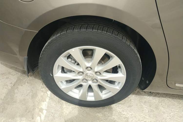 Used Buick LaCrosse 2013 2.4L SIDI Leading Comfort Version