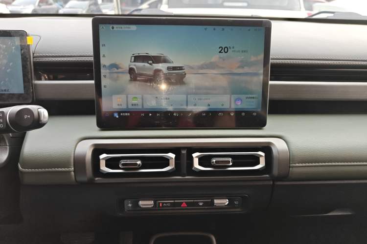 Used Baojun Spark EUV 2024 Flagship Edition 4 Seats Audio And AC Panel