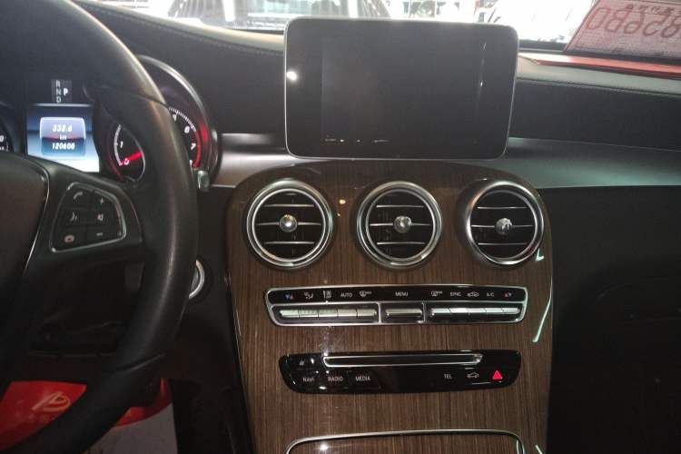 Used Mercedes-Benz GLC Coupe 2017 GLC 260 4MATIC Coupe SUV Audio And AC Panel