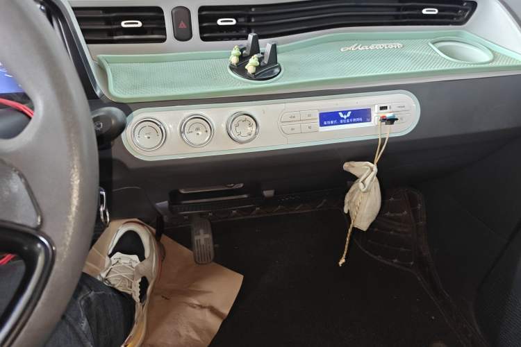 Used Wuling Hongguang MINIEV 2021 Macaron Fashion Model Lithium Iron Phosphate