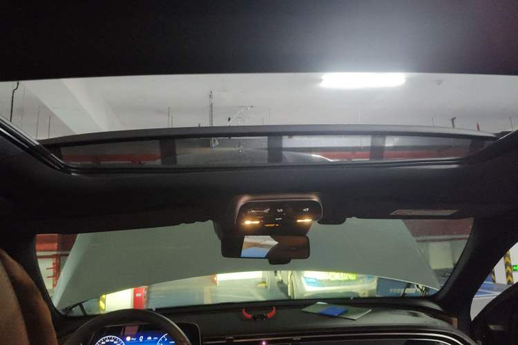 Used Mercedes-Benz E-Class 2024 Facelift E 300 L Luxury Edition
