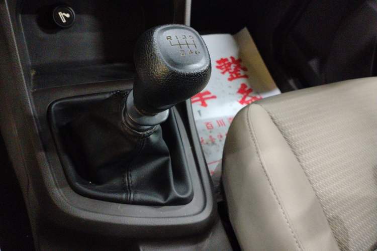 Used Wuling Hongguang V 2022 1.5L Jingqu Version Hydraulic Power Steering LAR