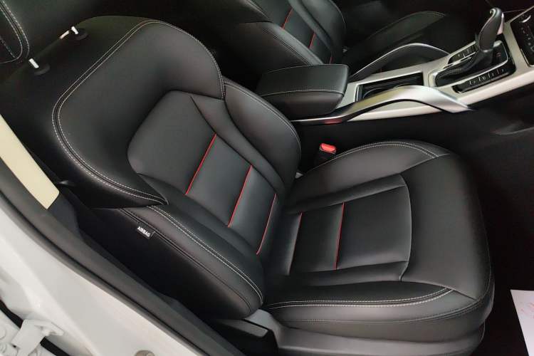 Used Geely Auto Emgrand X7 Sport 2018 1.8TD Automatic Two-Wheel Drive Smart Connect 4G Internet Edition