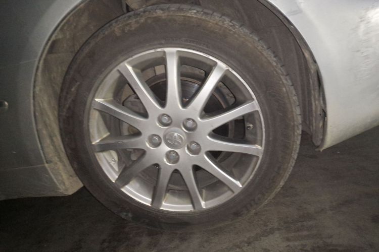 Used Toyota Crown 2007 3.0L Royal Saloon Navigation Right Front Wheel Hub