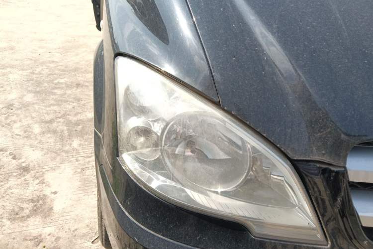 Used Mercedes-Benz Vito 2011 2.5L 7-seater executive version Right Front Headlight