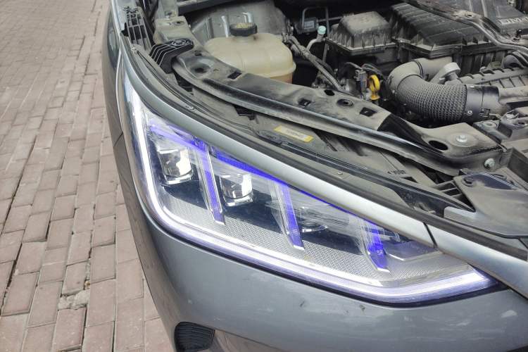 Used BYD Song PLUS New Energy 2021 DM-i 110KM Flagship PLUS Right Front Headlight