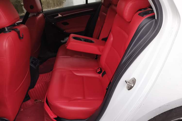 Used Volkswagen Golf 2017 1.6L Automatic Comfort Million-Vehicle Anniversary Edition