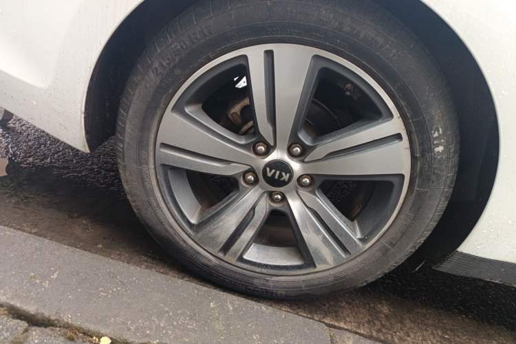 Used Kia K3 (Kai Shen) 2017 1.8L Automatic GLS Right Front Wheel Hub