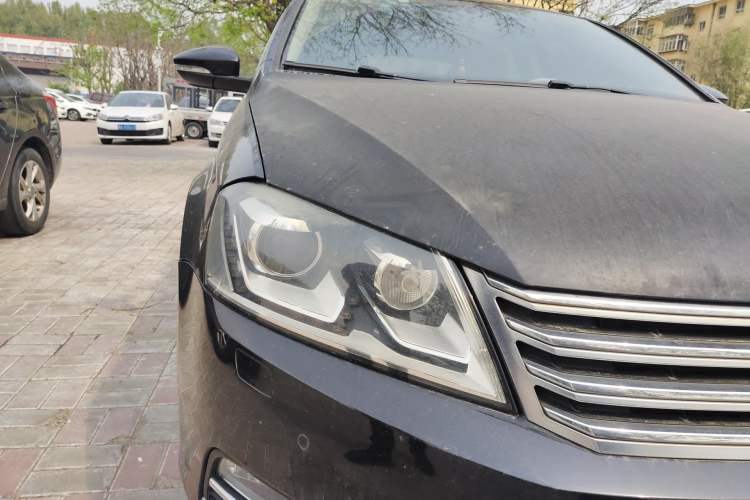 Used Volkswagen Magotan 2012 Revised 1.8TSI Luxury Version Right Front Headlight