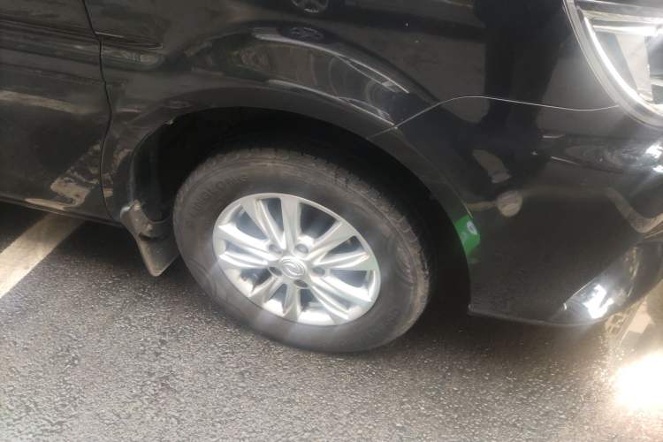 Used FORTHING Lingzhi 2019 M5L 1.6L 7-Seater Luxury Model China VI Standard Right Front Wheel Hub