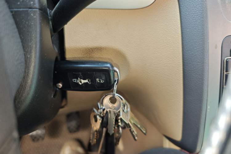 Used Volkswagen Touran 2011 1.4T Manual Zhiya Edition 5 Seats