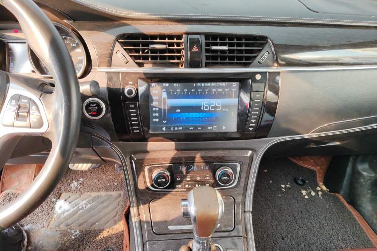 Used Zotye T600 2015 2.0T DCT Prestige Edition