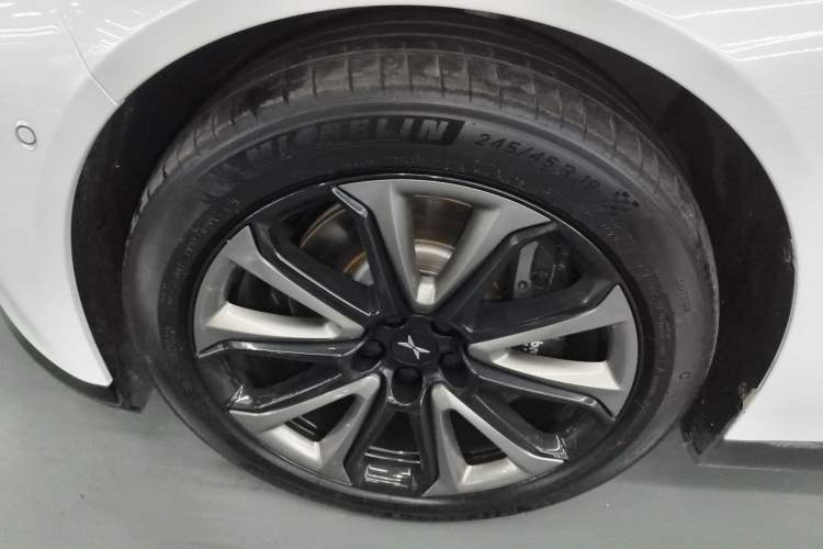 Used XPeng P7 2022 670N+ Left Front Wheel Hub