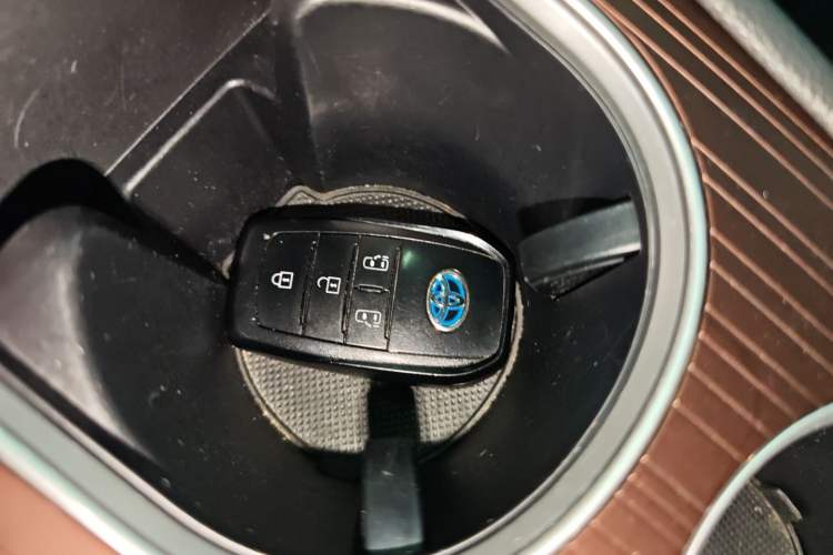 Used Toyota Granvia 2023 2.5L Hybrid Comfort Edition
