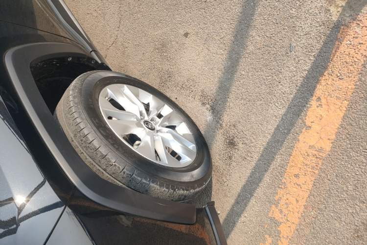 Used Toyota Wildlander 2022 Updated Version 2.0L CVT Two-Wheel Drive Leading Edition Left Front Wheel Hub