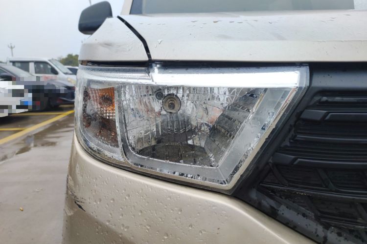 Used Wuling Hongguang V 2022 1.5L Jingqu Version Hydraulic Power Steering LAR Right Front Headlight