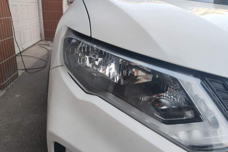 Used Nissan X-Trail 2019 2.5L CVT Smart Connect Luxury Edition 4WD Right Front Headlight