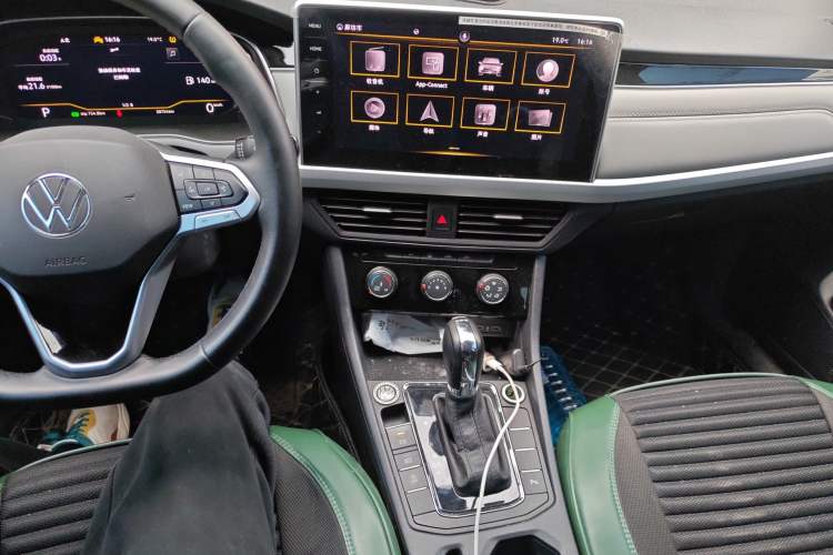 Used Volkswagen Bora 2023 200TSI DSG YueXing PRO Edition Audio And AC Panel