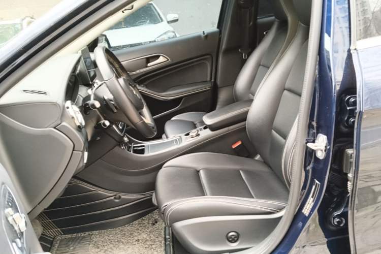 Used Mercedes-Benz GLA 2018 GLA 200 Fashion Model Left Front Seat