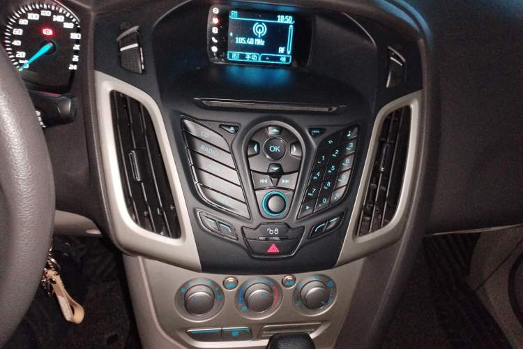 Used Ford Focus 2012 Sedan 1.6L Automatic Comfort Model Audio And AC Panel