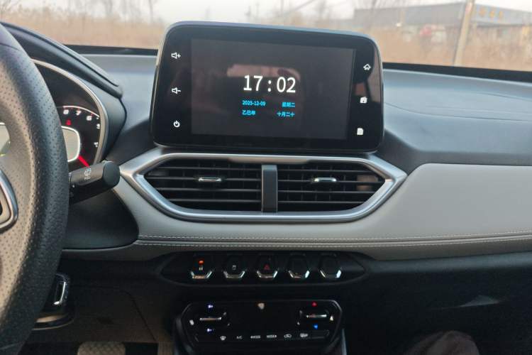 Used Baojun 510 2017 1.5L Automatic Fashion Model
