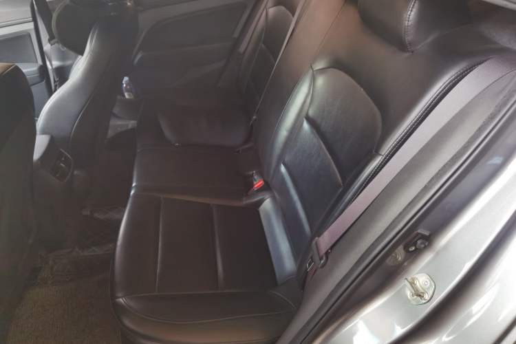 Used Hyundai Elantra (6th Generation / Lingdong) 2018 1.4T Dual-Clutch Xuan Dong · Dynamic Edition Interior 4