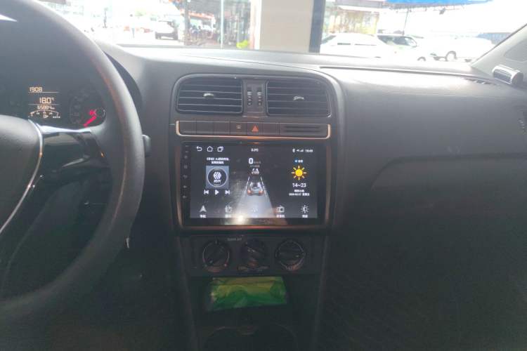 Used Volkswagen Polo 2016 1.4L Manual Fashion Model