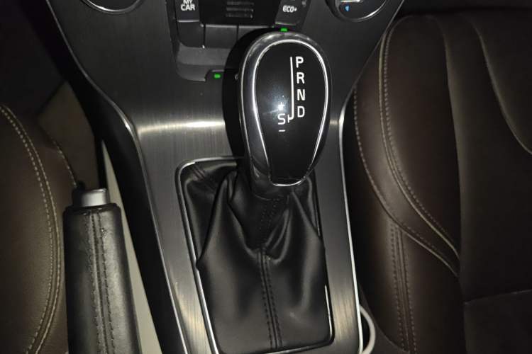 Used Volvo V40 2016 T3 Zhiyi Edition