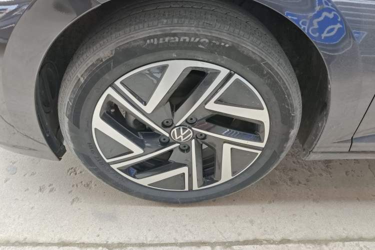 Used Volkswagen Sagitar 2023 300TSI DSG Excellence Edition Left Front Wheel Hub