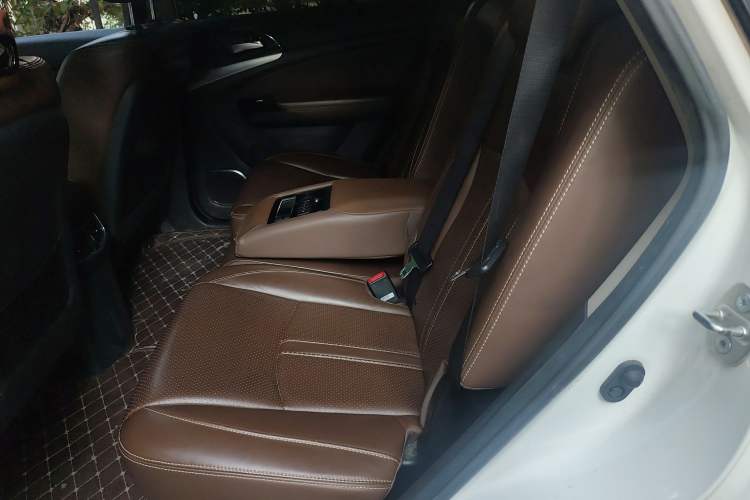 Used BYD Tang New Energy 2015 2.0T Four-Wheel-Drive Flagship Model