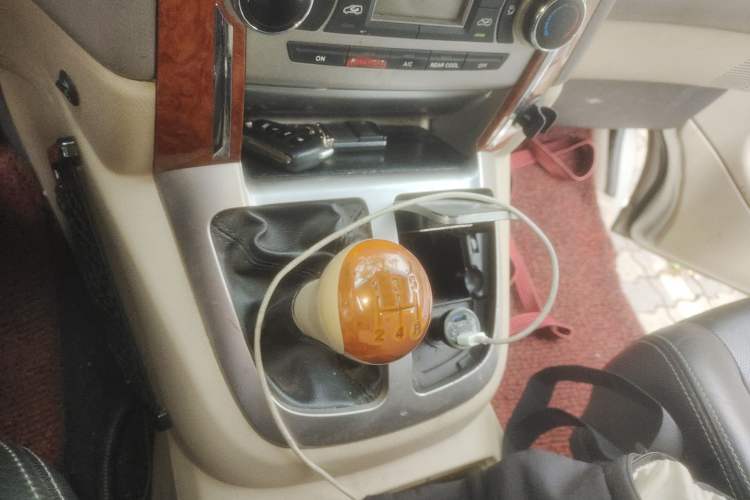 Used Jinbei Grace 2010 2.4L 3rd Generation Luxury Long-Wheelbase 9-Seater — 4RB2 Gear Lever